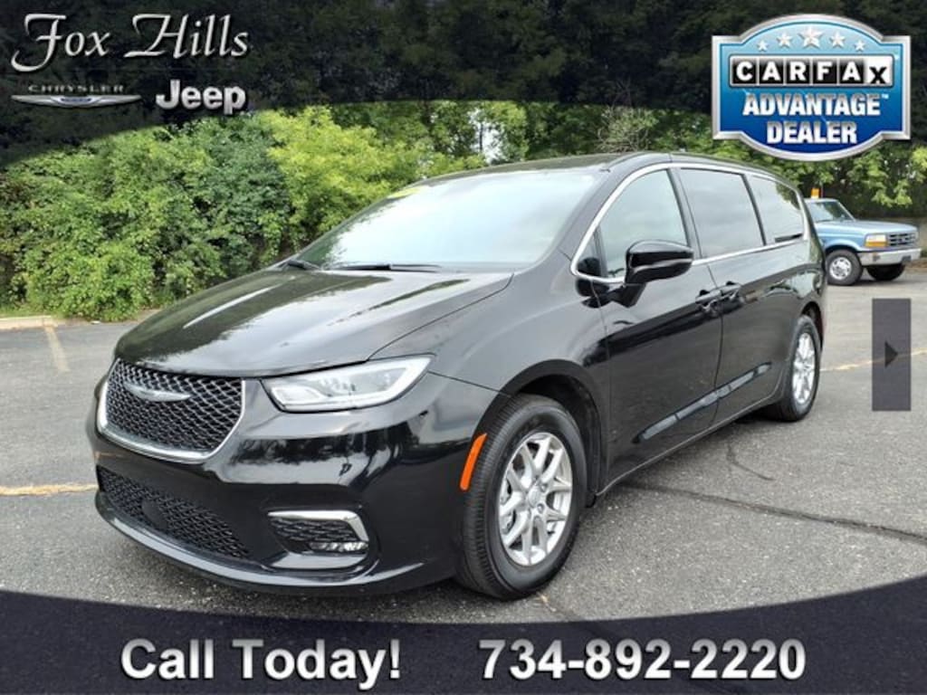 Used 2026 Chrysler Pacifica Select Van Passenger Van