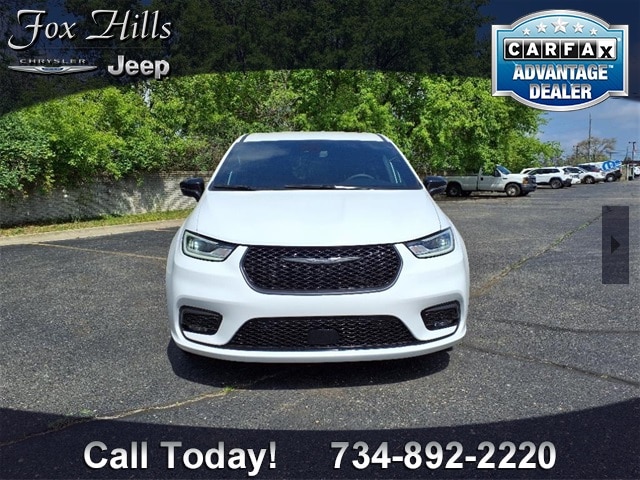 Certified 2024 Chrysler Pacifica PHEV Select with VIN 2C4RC1S75RR109295 for sale in Plymouth, MI