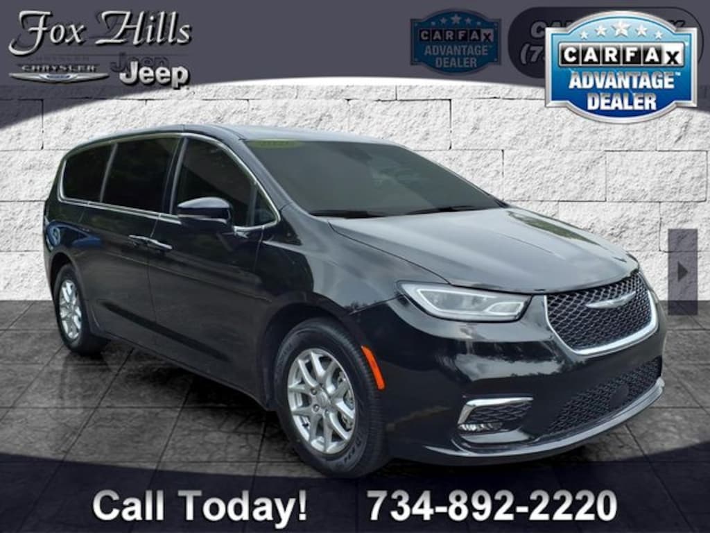 Used 2026 Chrysler Pacifica Select Van Passenger Van