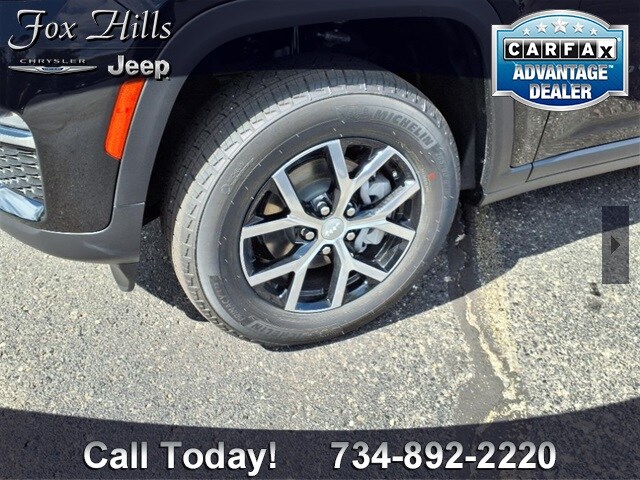 2025 Jeep Grand Cherokee Limited photo 4