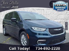 2025 Chrysler Pacifica SELECT Passenger Van