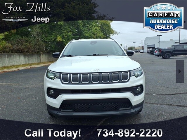 2022 Jeep Compass Latitude Lux photo 2