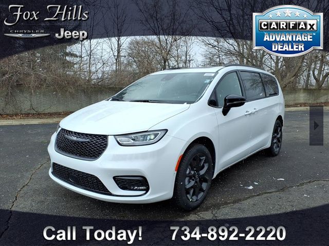 2026 Chrysler Pacifica Select - Photo 3