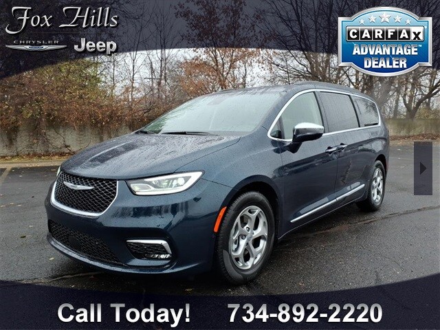 2022 Chrysler Pacifica Limited photo 3