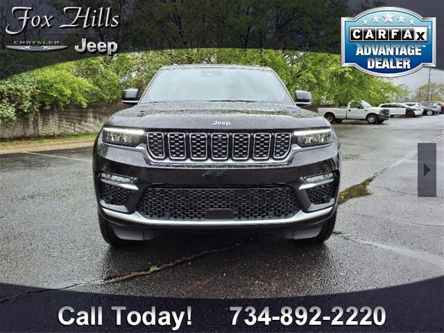 2022 Jeep Cherokee 4xe Summit Reserve photo 2