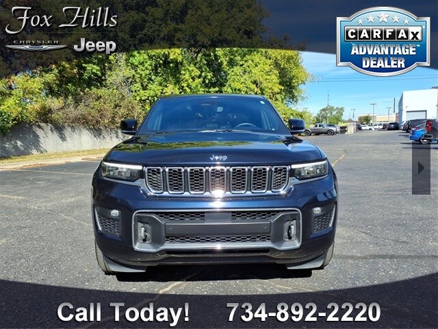 2023 Jeep Grand Cherokee Overland photo 2