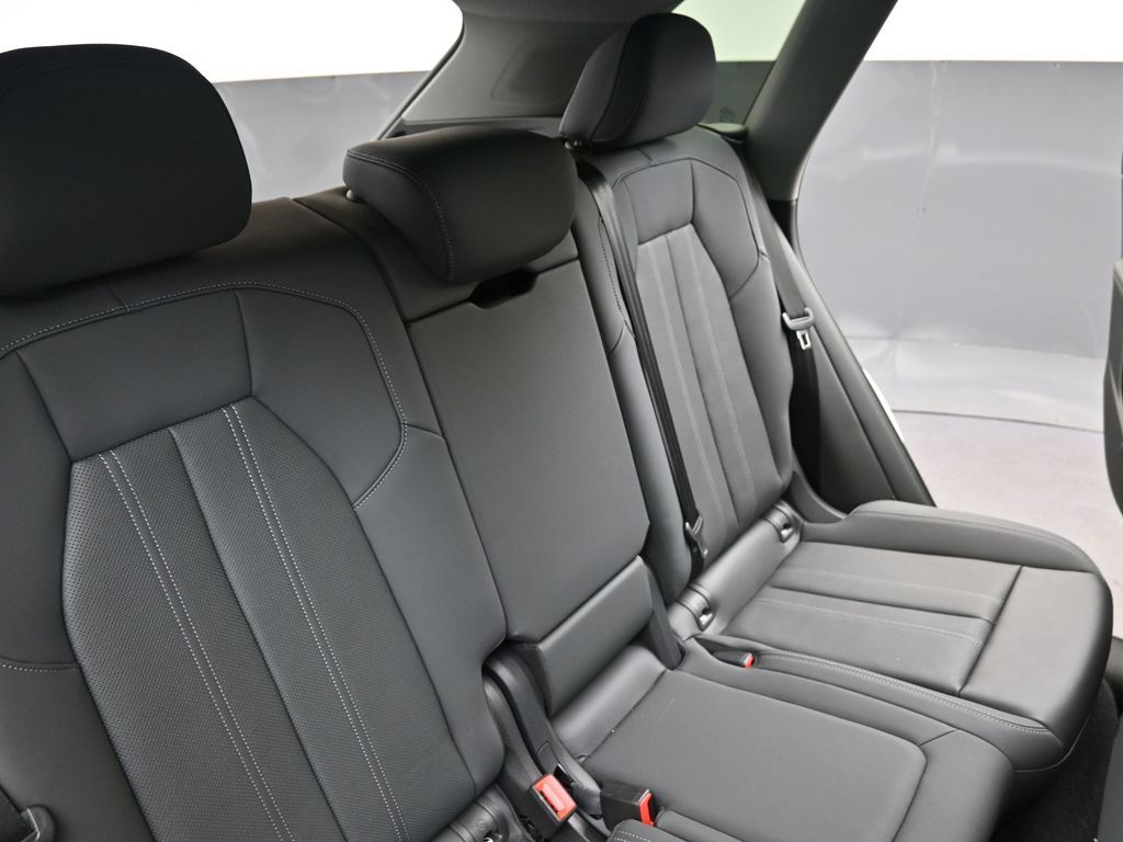 2025 Audi New Q5 Premium Plus - Photo 16