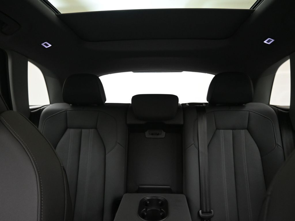 2025 Audi New Q5 Premium Plus - Photo 36