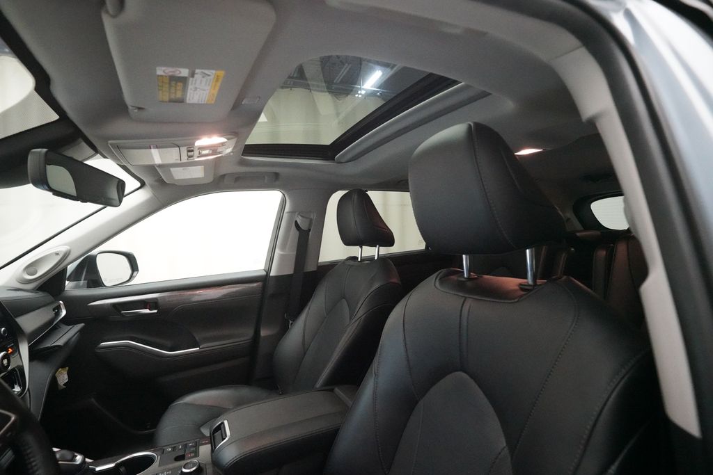 2023 Toyota Highlander Limited - Photo 32