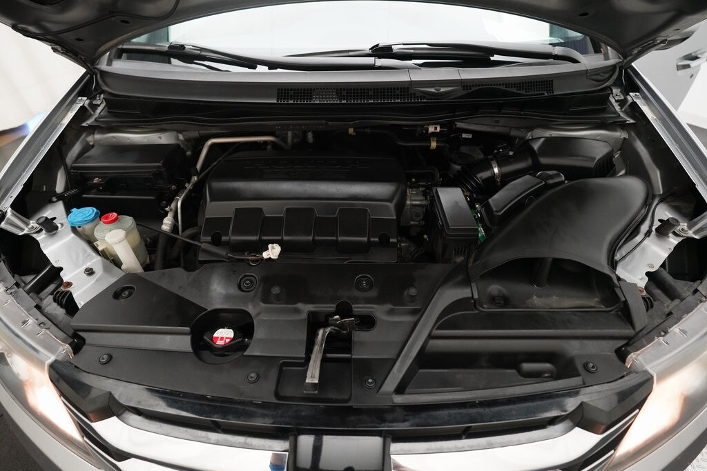 2016 Honda Odyssey SE photo 3