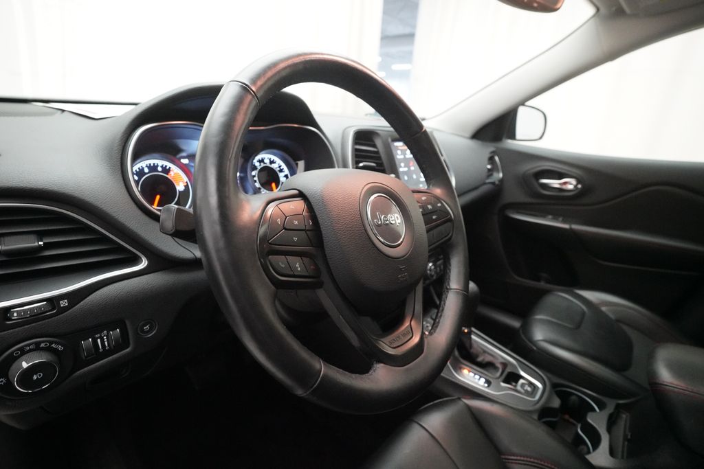 2019 Jeep Cherokee Trailhawk - Photo 8
