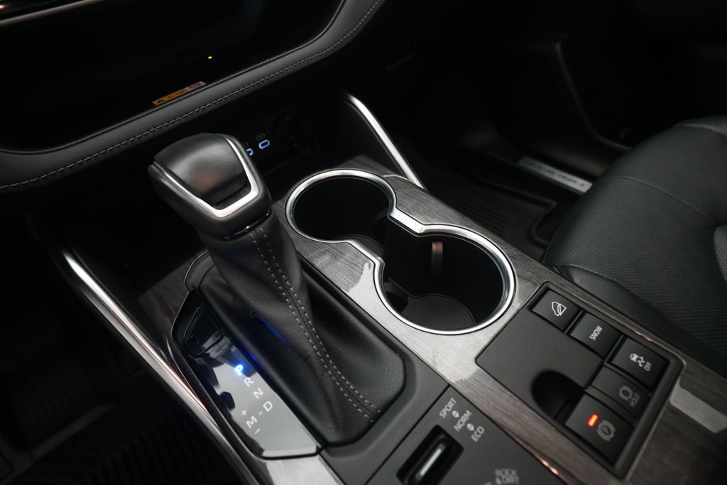 2023 Toyota Highlander Limited - Photo 17