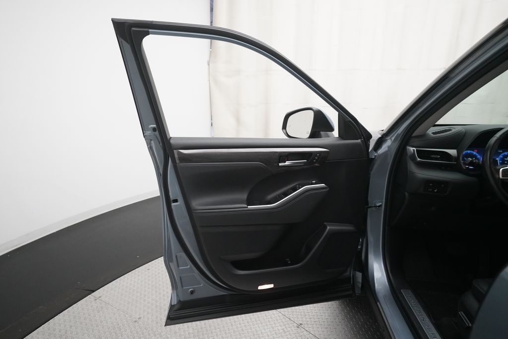 2023 Toyota Highlander Limited - Photo 28