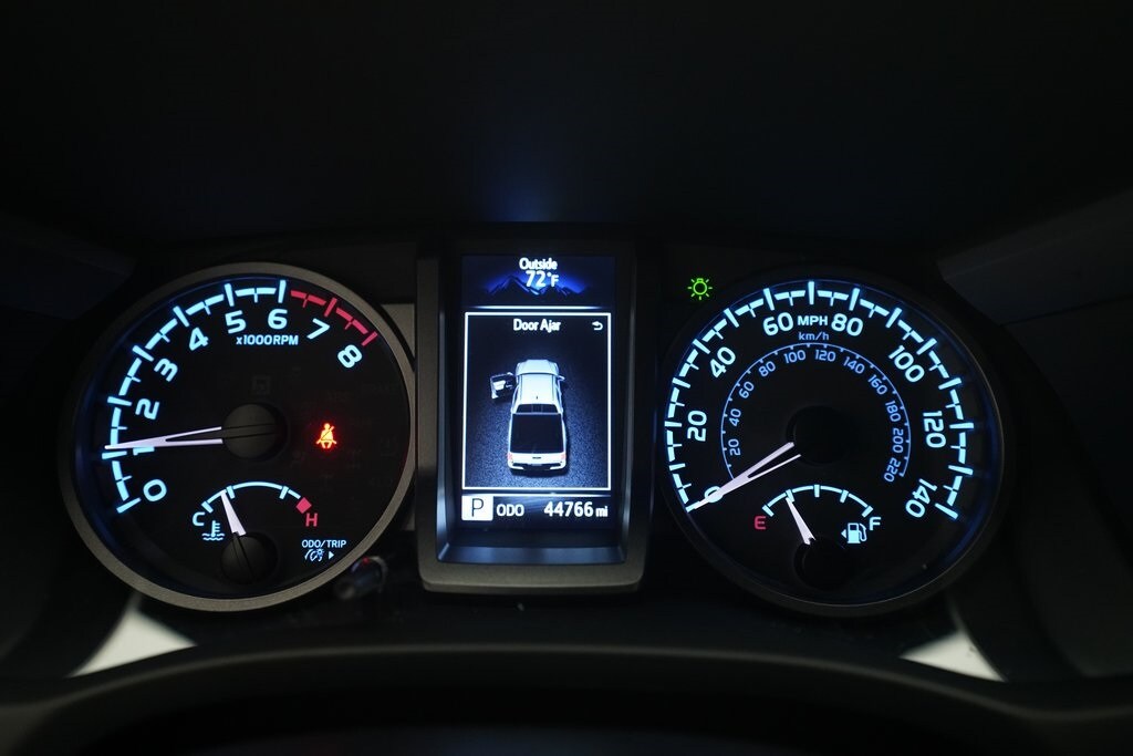2023 Toyota Tacoma TRD Sport photo 2