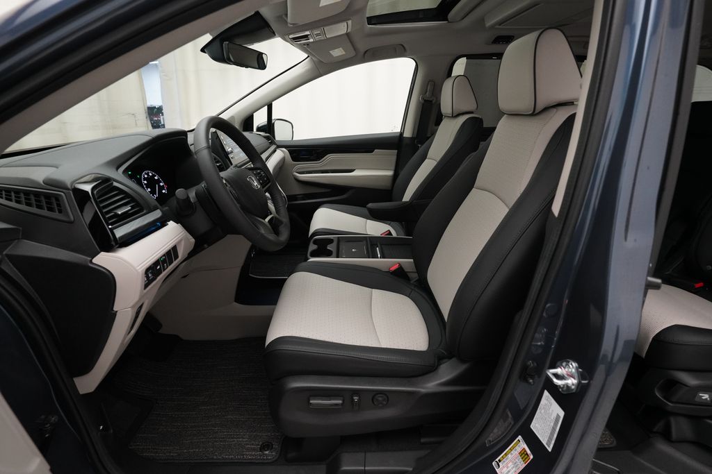 2026 Honda Odyssey Elite - Photo 7