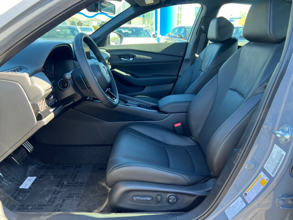 2025 Honda Accord Hybrid Sport-L photo 3