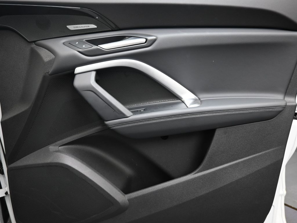 2025 Audi New Q5 Premium Plus - Photo 11