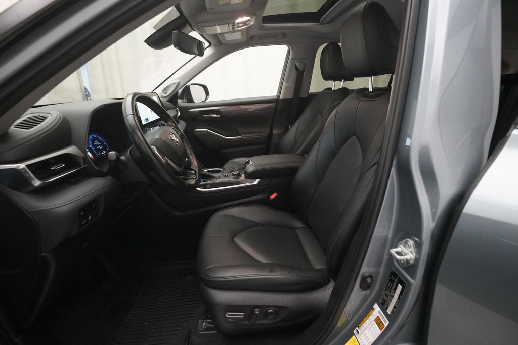 2023 Toyota Highlander Limited - Photo 7