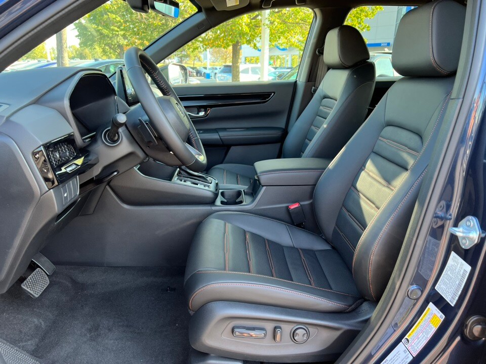 2026 Honda CR-V Hybrid Sport Touring photo 4