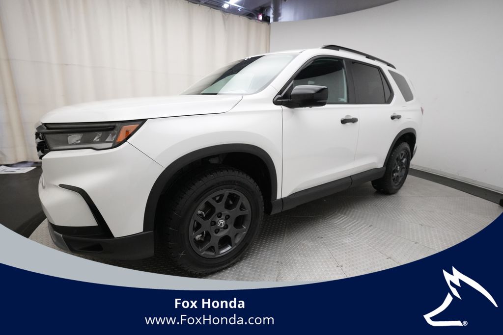 2025 Honda Pilot TrailSport AWD's photo