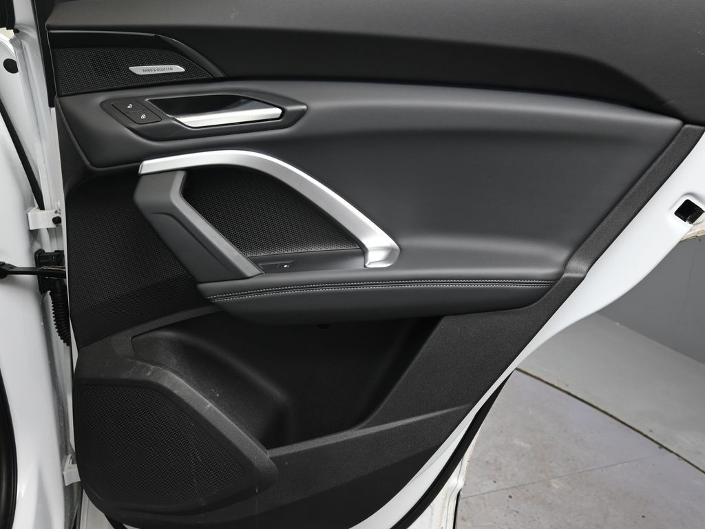 2025 Audi New Q5 Premium Plus - Photo 14