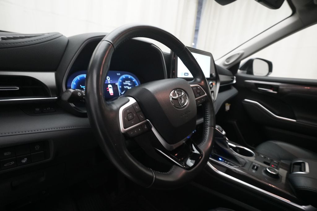 2023 Toyota Highlander Limited - Photo 8