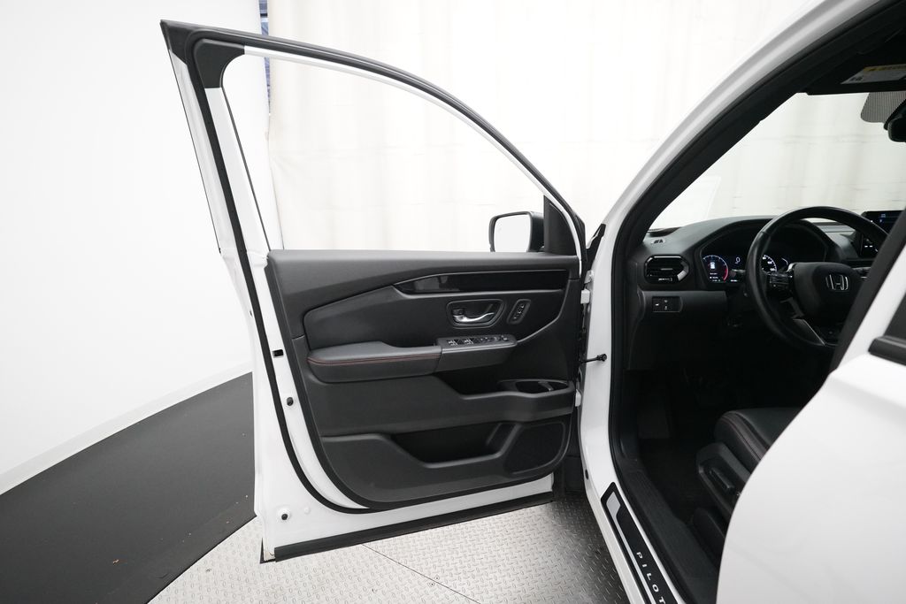 2025 Honda Pilot TrailSport - Photo 28