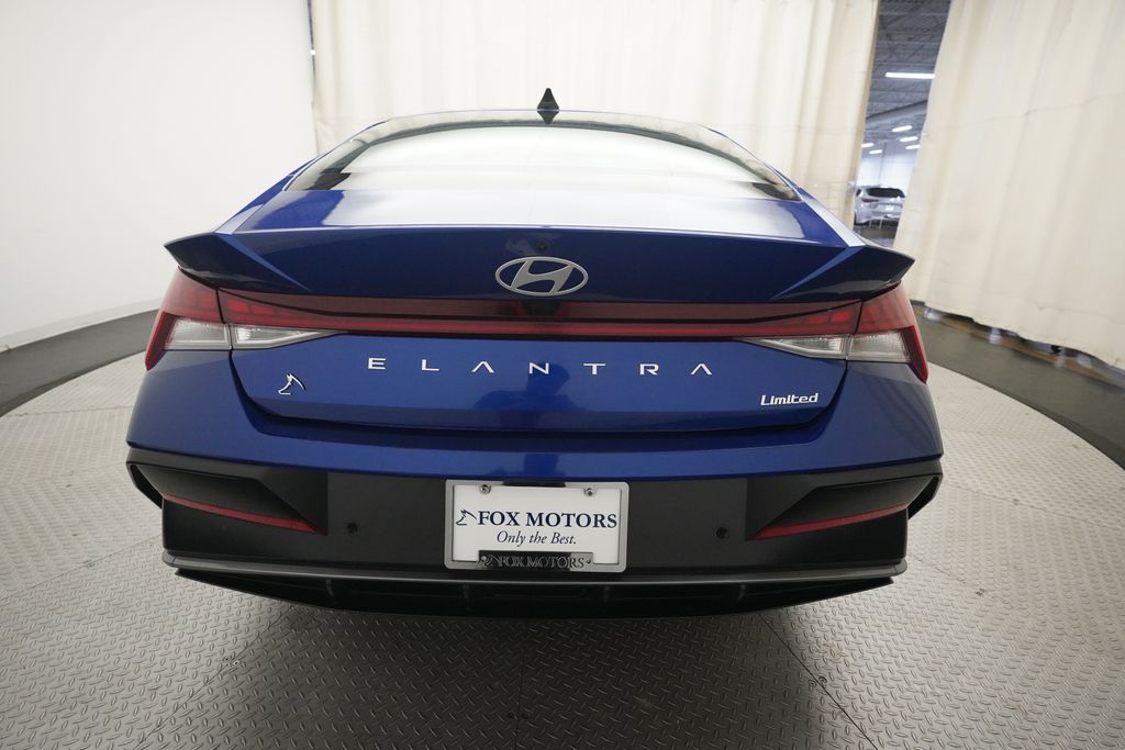2024 Hyundai Elantra Limited - Photo 25