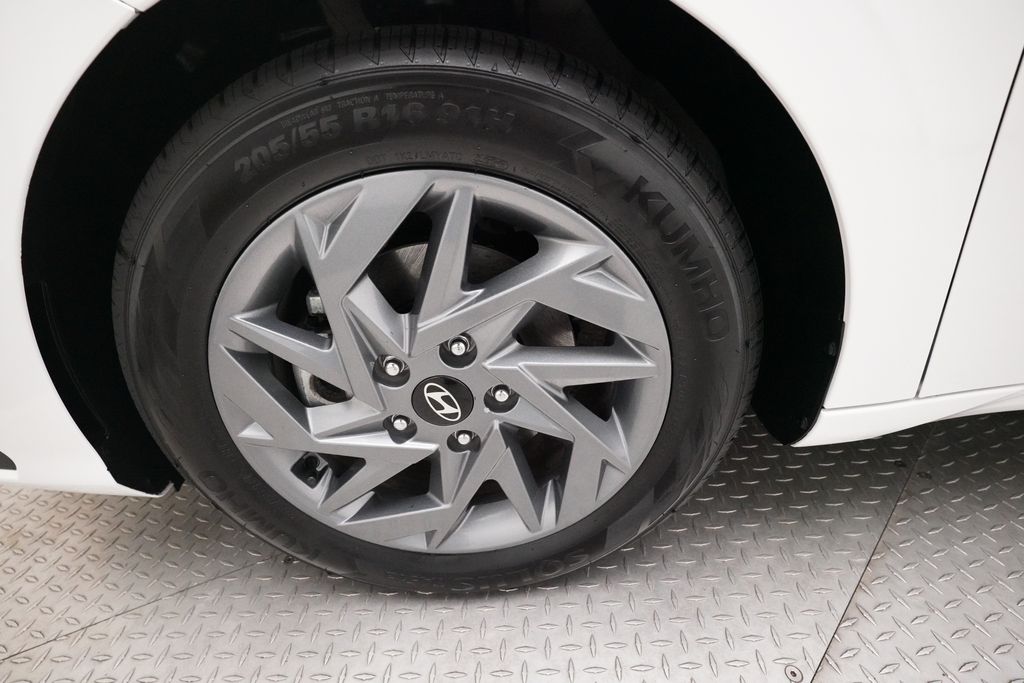 2024 Hyundai Elantra SEL - Photo 26