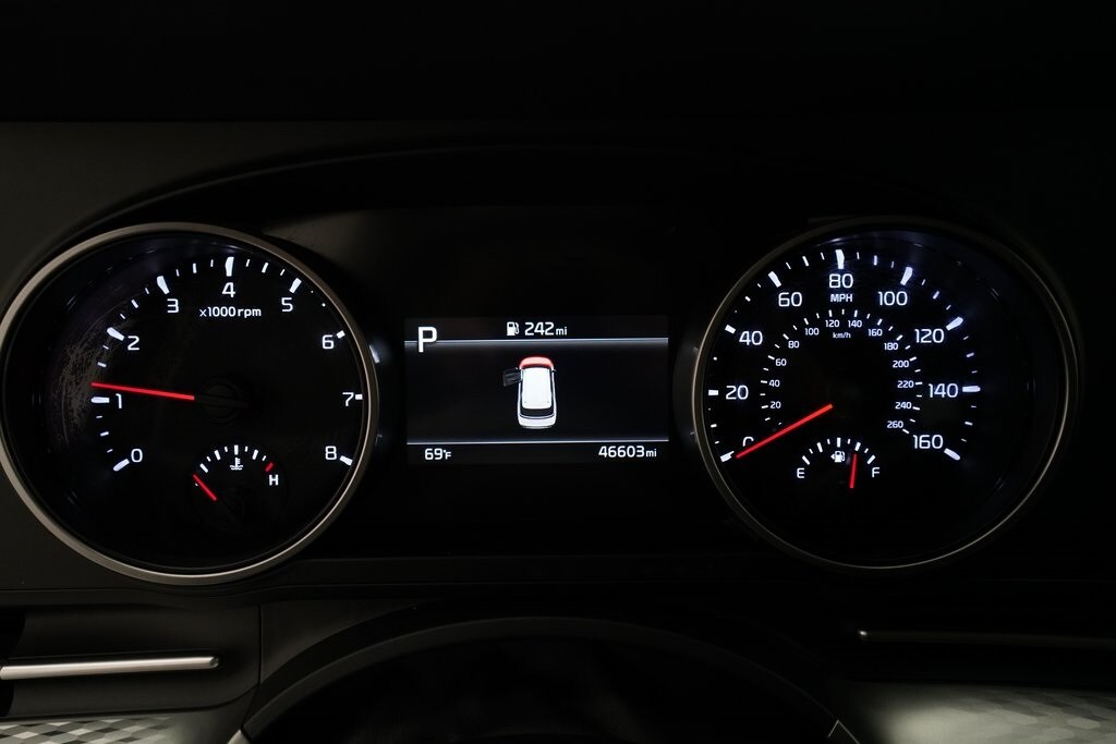2024 Kia Carnival LX photo 2