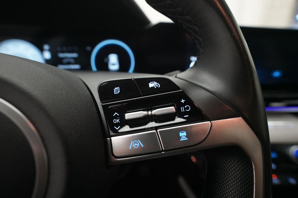 2024 Hyundai Elantra Limited - Photo 18