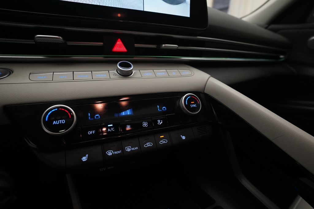 2024 Hyundai Elantra Limited - Photo 20