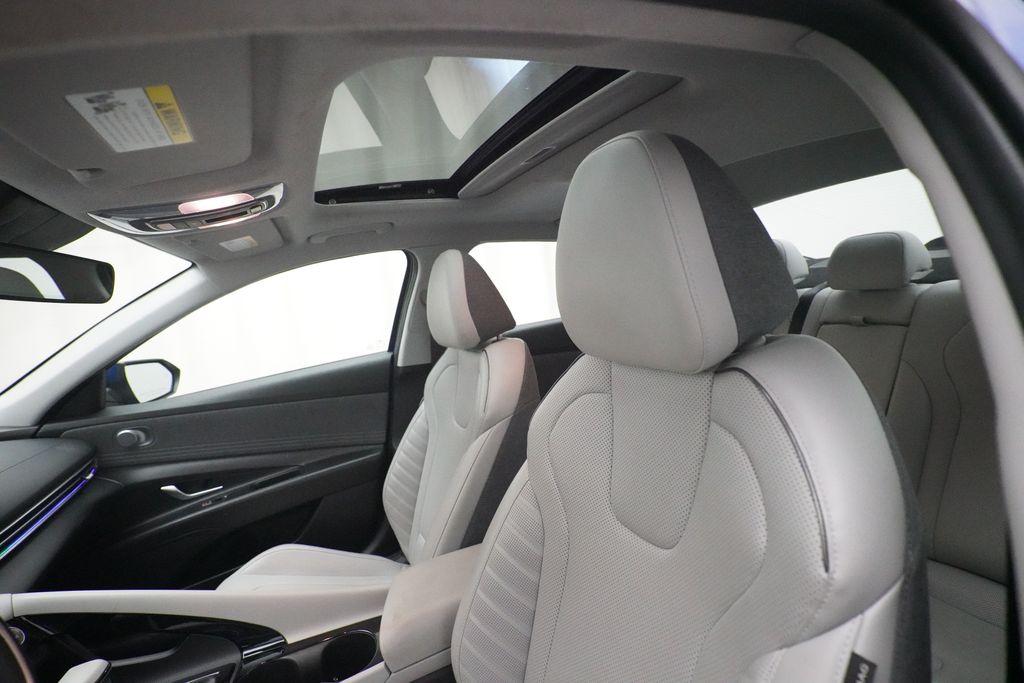 2024 Hyundai Elantra Limited - Photo 31