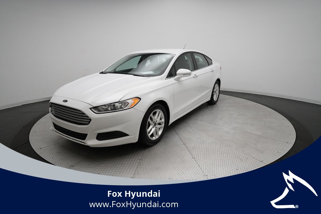 Used 2016 Ford Fusion SE Sedan
