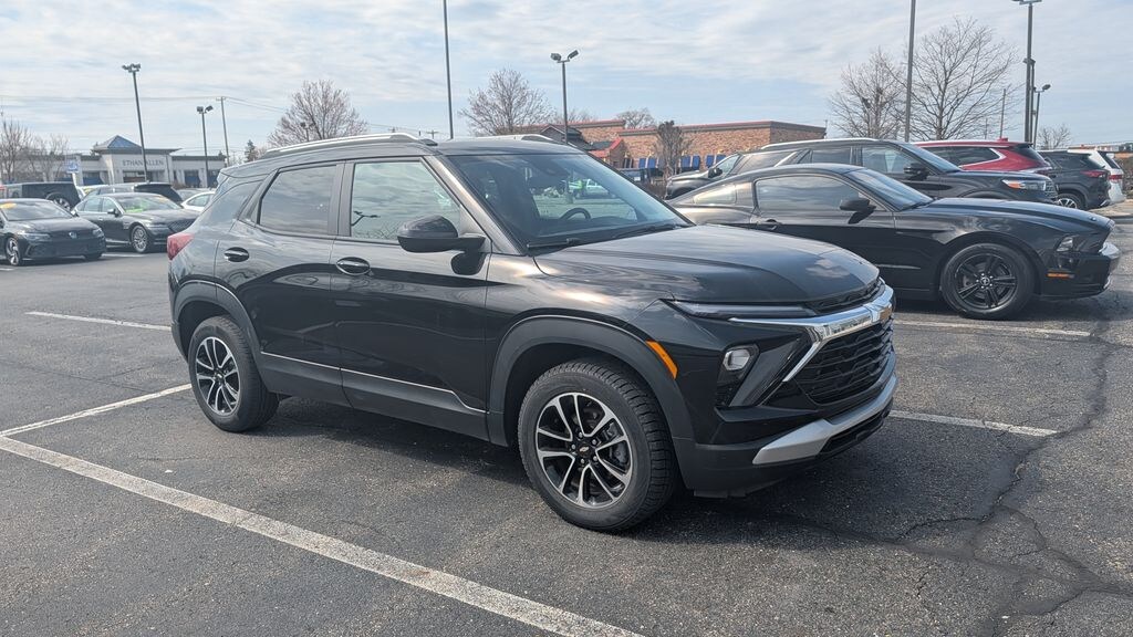 Used 2025 Chevrolet Trailblazer LT SUV