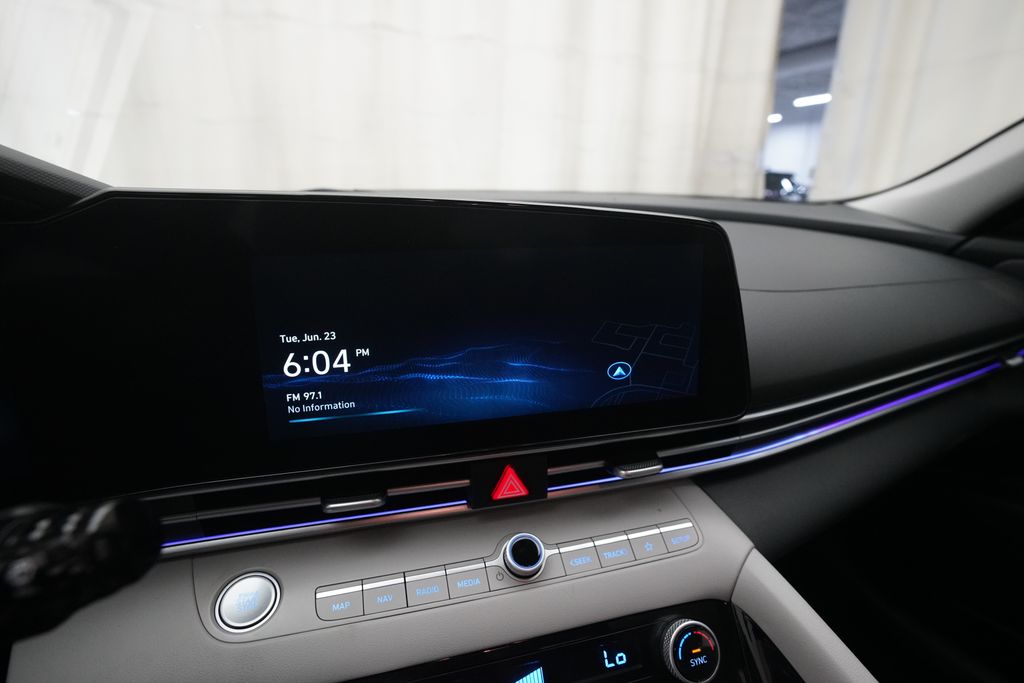 2024 Hyundai Elantra Limited - Photo 6