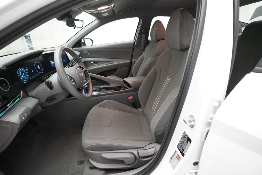 2024 Hyundai Elantra SEL - Photo 7