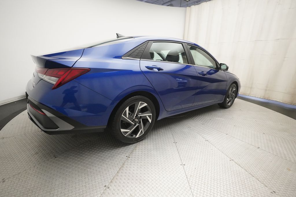 2024 Hyundai Elantra Limited - Photo 35