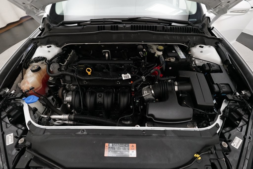 Used 2016 Ford Fusion SE Sedan