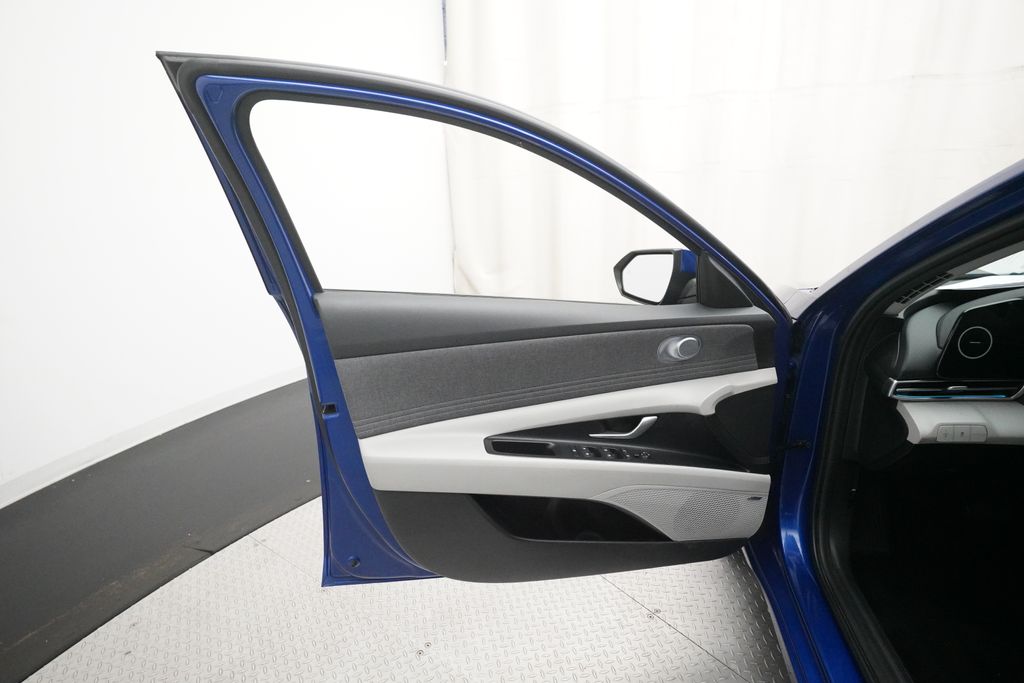 2024 Hyundai Elantra Limited - Photo 27