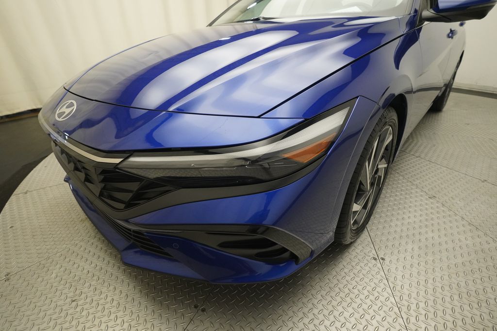 2024 Hyundai Elantra Limited - Photo 22