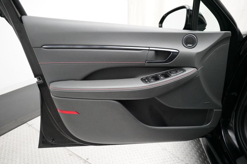 2025 Hyundai Sonata N Line - Photo 26