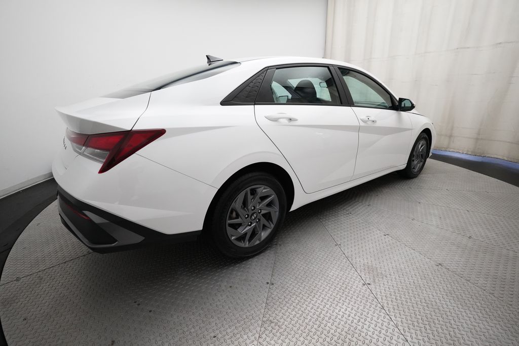 2024 Hyundai Elantra SEL - Photo 34