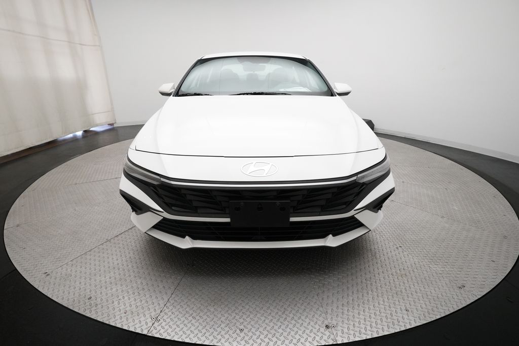 2024 Hyundai Elantra SEL - Photo 11