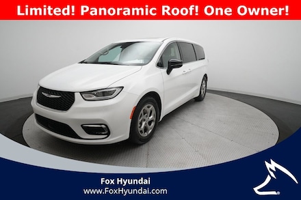 2024 Chrysler Pacifica Limited Van Passenger Van