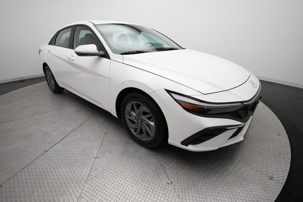 2024 Hyundai Elantra SEL - Photo 35