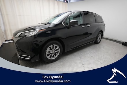 2023 Toyota Sienna XLE 8 Passenger Van Passenger Van