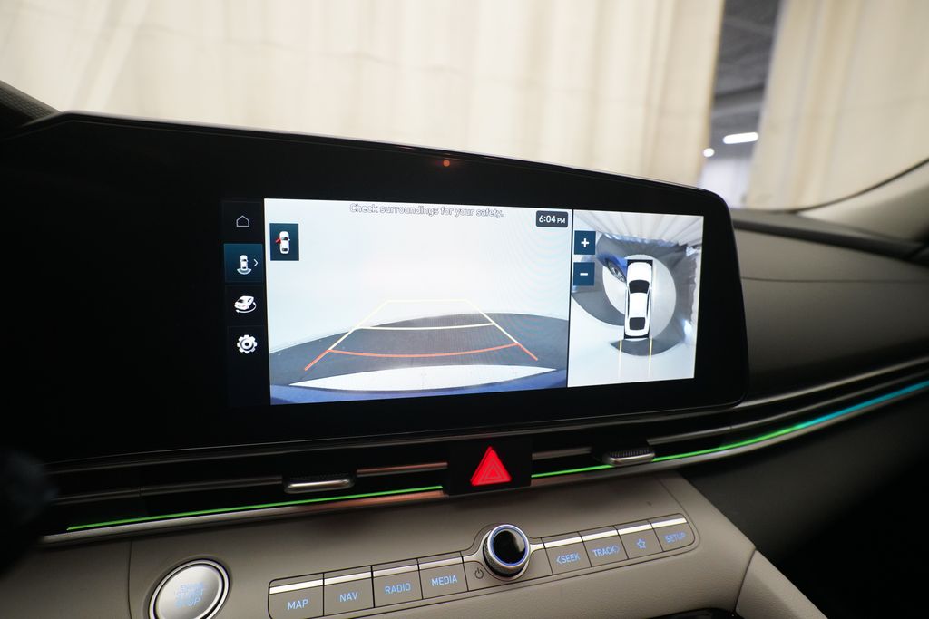 2024 Hyundai Elantra Limited - Photo 19