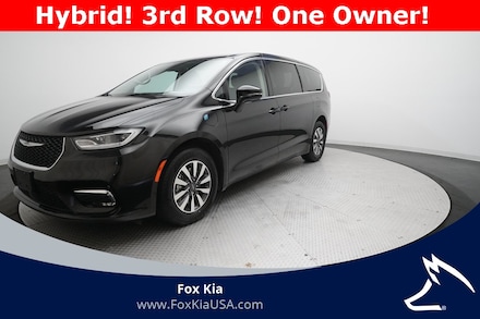 2024 Chrysler Pacifica Plug-In Hybrid Select Van Passenger Van