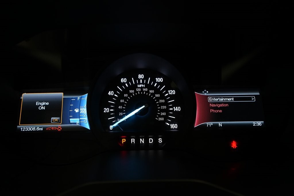 2015 Ford Edge SEL photo 2